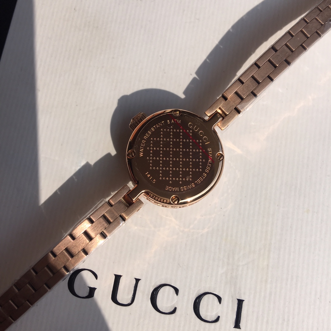 gucci ペア ウォッチ偽物 ウォッチ ダイヤモンド飾り うで時計 スチールバンド 直径22㎜ レディース ローズゴールド_8