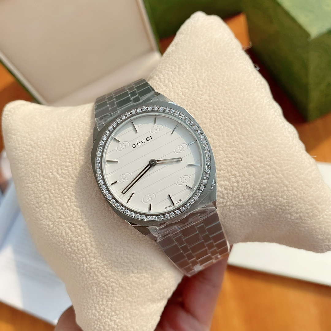 グッチ 腕時計 メンズ 中古偽物 ウォッチ 薄い 型番YA163407 スチールバンド メンズ ホワイト_4