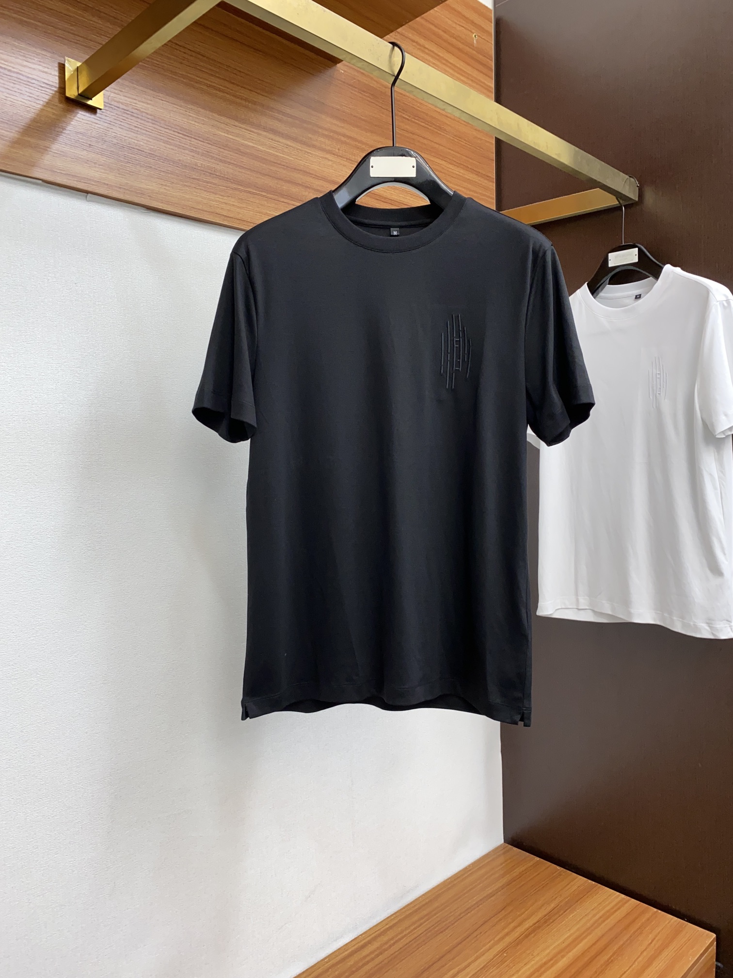 フェンディ メンズ t シャツ偽物 トップス 綿100% プリント 短袖 ゆったり シンプル 柔らかい メンズ ブラック_1