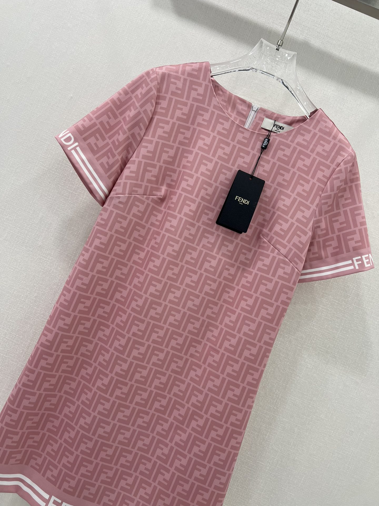 2024年のお買い得品 fendi ワンピース偽物 ロゴプリント スカート 少女感 ファッション 短袖 ピンク_3