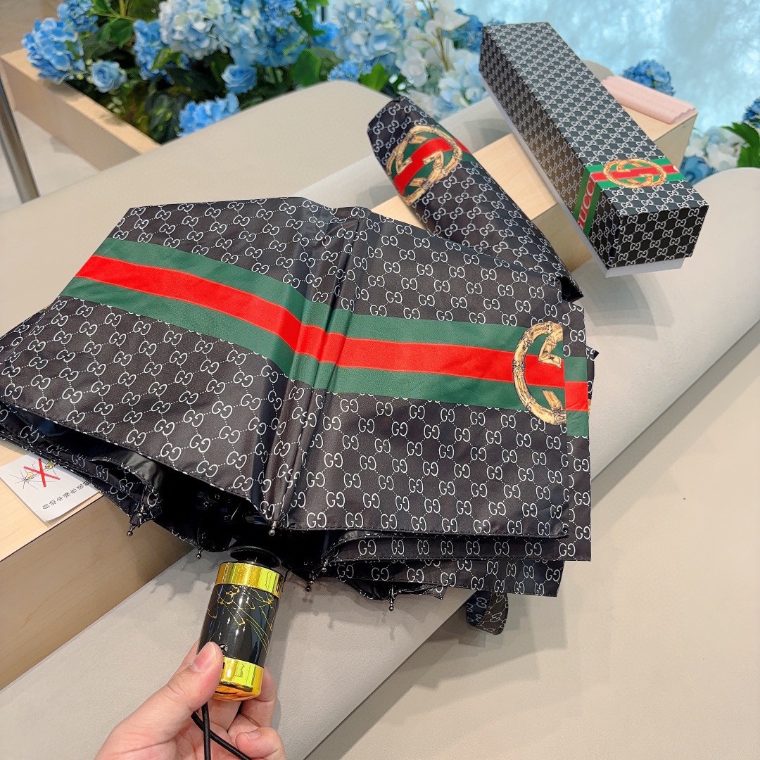 gucci 傘 アクセサリーコピー 日焼け止め 折り遮光 UVカット 紫外線防止 長さ30㎝ 三つ折り 自動開き ブラック_5