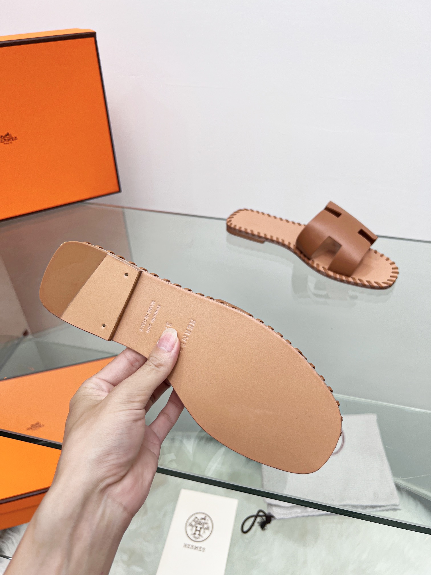 hermes サンダル メンズ偽物 優雅な女性シューズ スリッパ 長時間履いても快適 レザー ブラウン_5