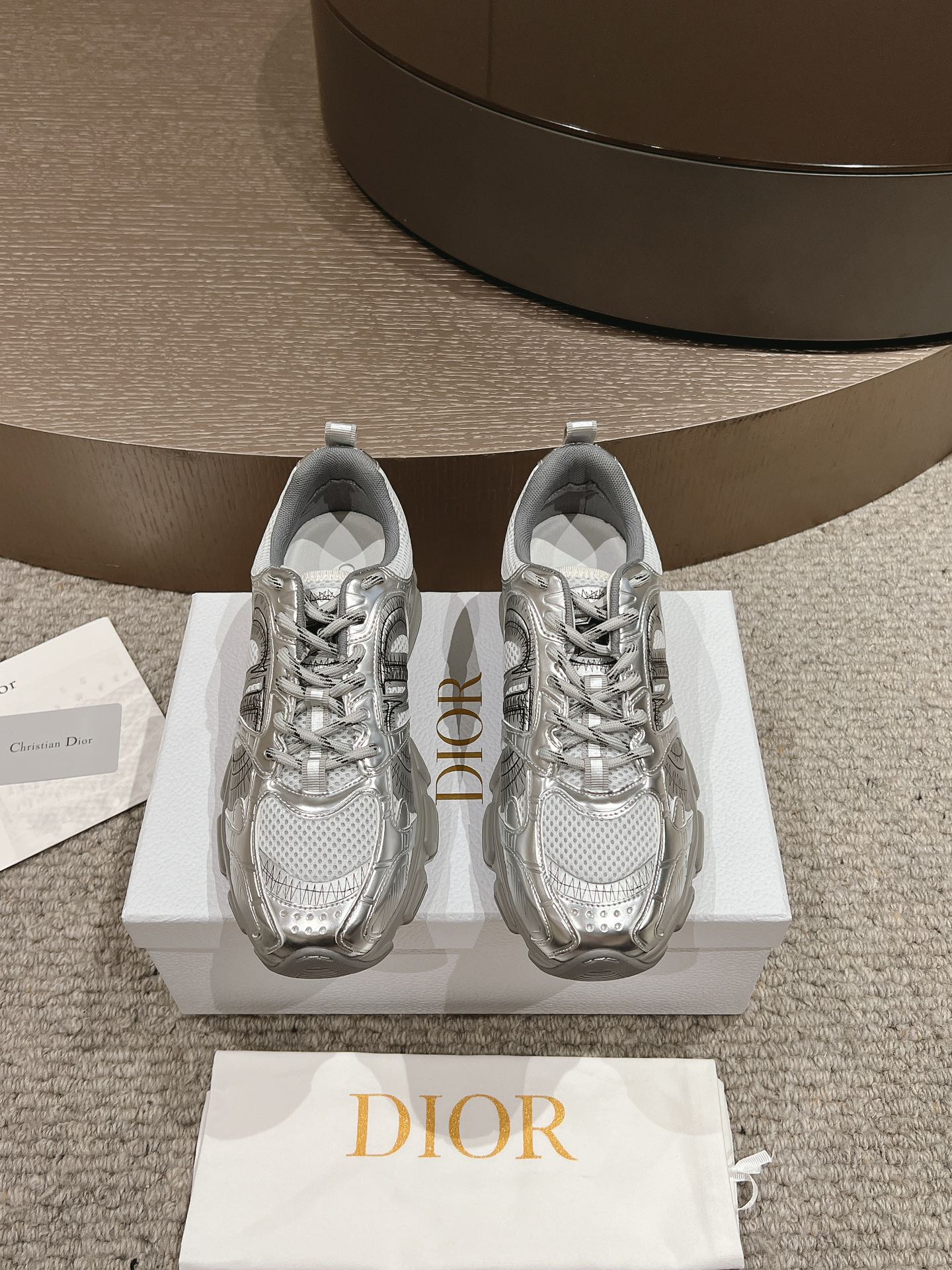 dior スニーカー レディース偽物 運動シューズ ランニング ダッドスニーカー 抗菌防臭 カジュアル レディース シルバー_2