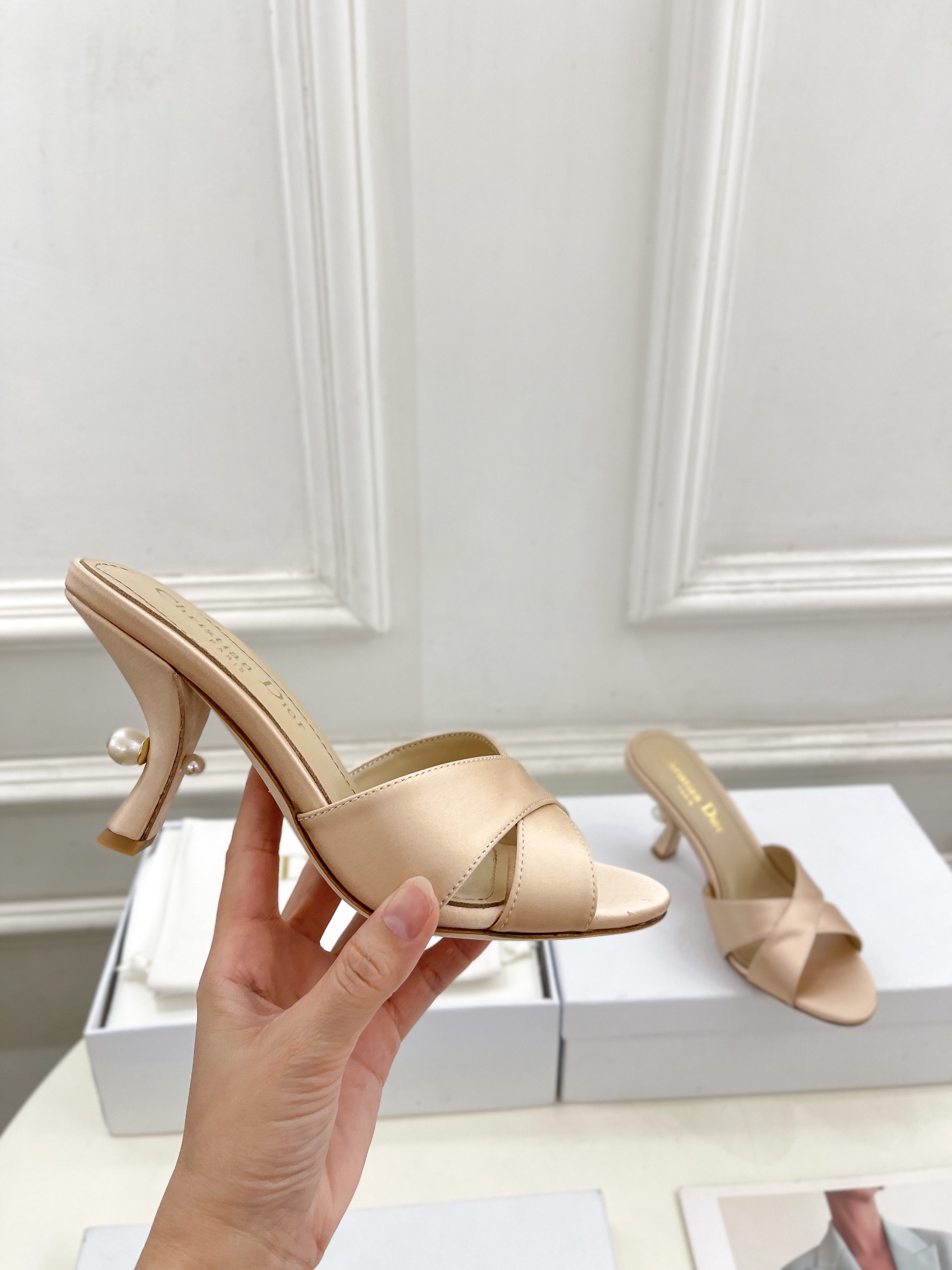 dior サンダルコピー 綺麗め 大人 セクシー ヒール7.5cm 真珠飾り 歩きやすい レディース レザー ピンク_5