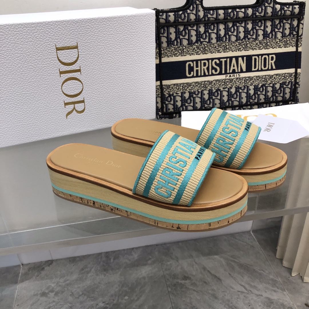 dior メンズ サンダルスーパーコピー スリッパ 目を引く存在感 厚い底 デザイン おしゃれ 履き心地が快適 グリーン_5