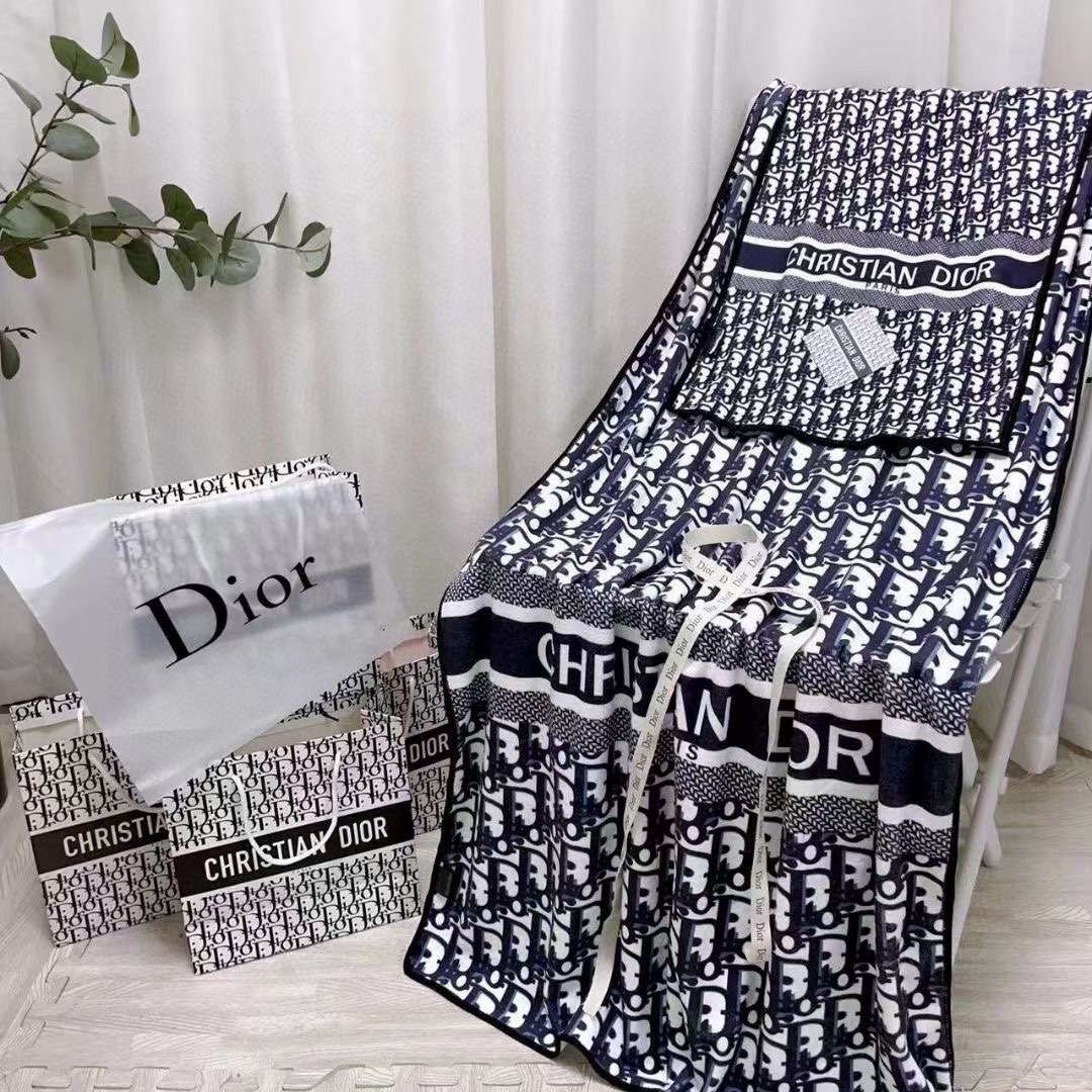 dior バス タオル ノベルティコピー 2枚セット 純綿 お風呂 耐久性 吸水速乾 花柄 プレゼント ブラック_4