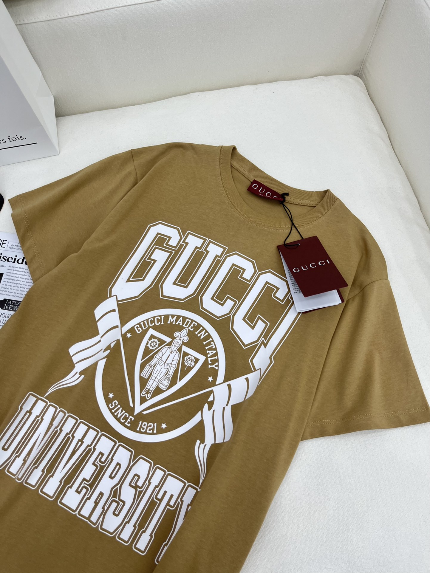 最新の2024年 gucci 半袖偽物 柔らかい トップス Tシャツ 純綿 プリント シンプル 丸首 イエロー_2