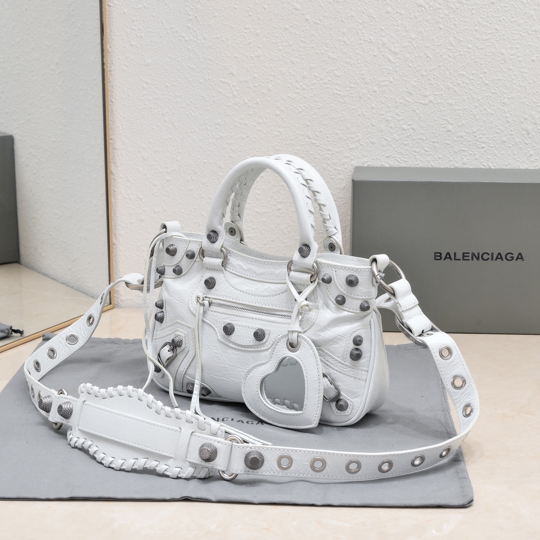 最新到着‼balenciaga バックコピー レザー 牛革 ミニ 斜め掛けバッグ 331 柔らかい ホワイト_4