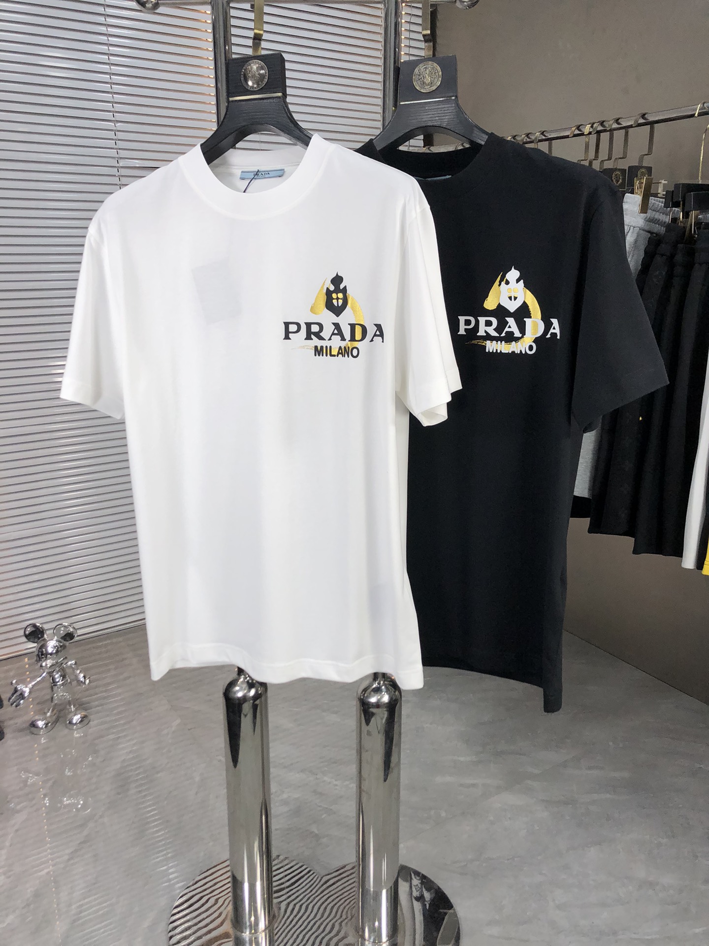 超激得の新品 prada パック t レディース偽物 トップス 綿100％ 柔らかい 短袖 夏Tシャツ 2色可選_3