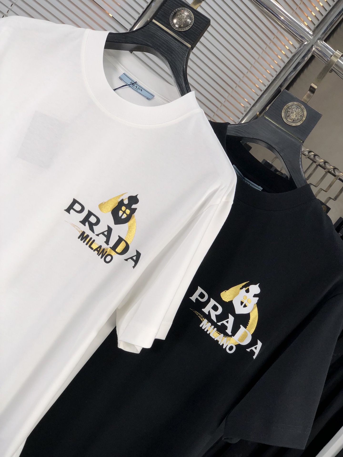 超激得の新品 prada パック t レディース偽物 トップス 綿100％ 柔らかい 短袖 夏Tシャツ 2色可選_4