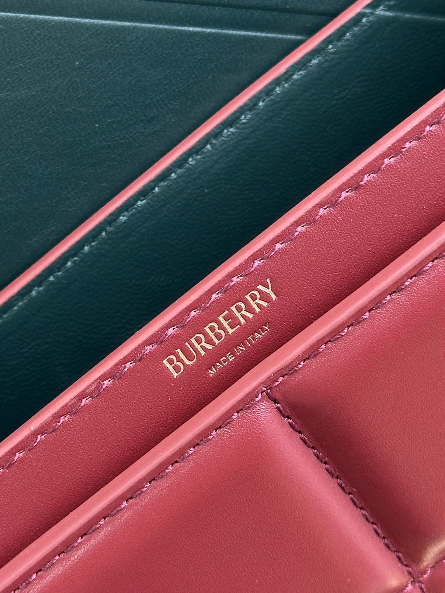 burberry リュック偽物 柔らかい 斜め掛けバッグ 肩掛け レザー 調整可 正方形 人気商品 レッド_9