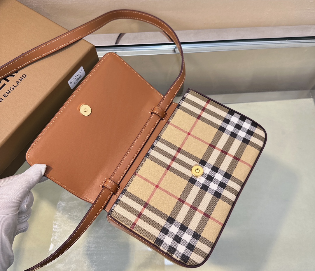 burberry バッグ レディーススーパーコピー 斜め掛けバッグ 牛革 柔らかい ショットパンツ 牛革 格子模様 ブラウン_7