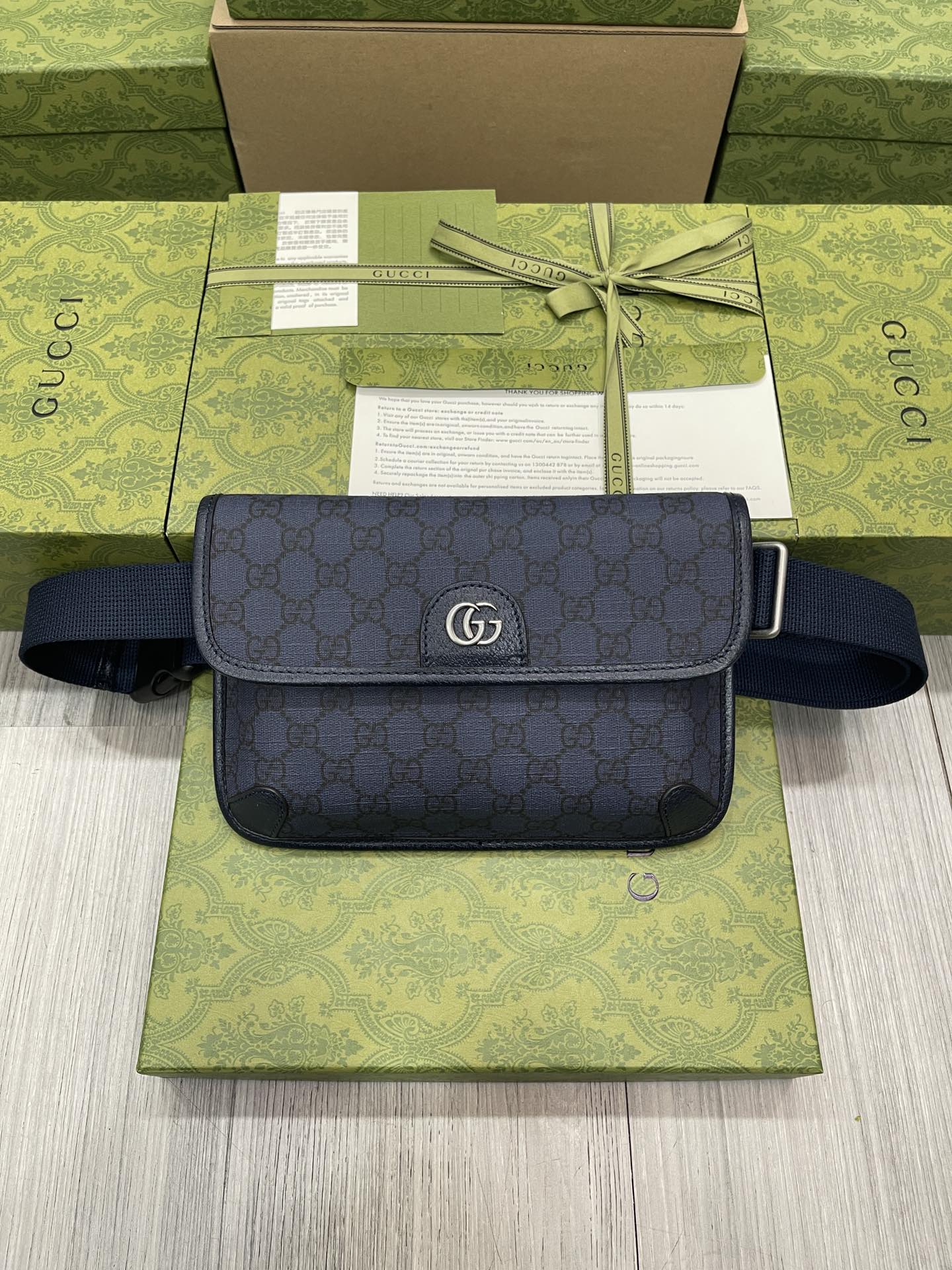 gucci レディース バッグ偽物 腰掛けバッグ 花柄 型番752597 シンプル メンズ ブラック_1