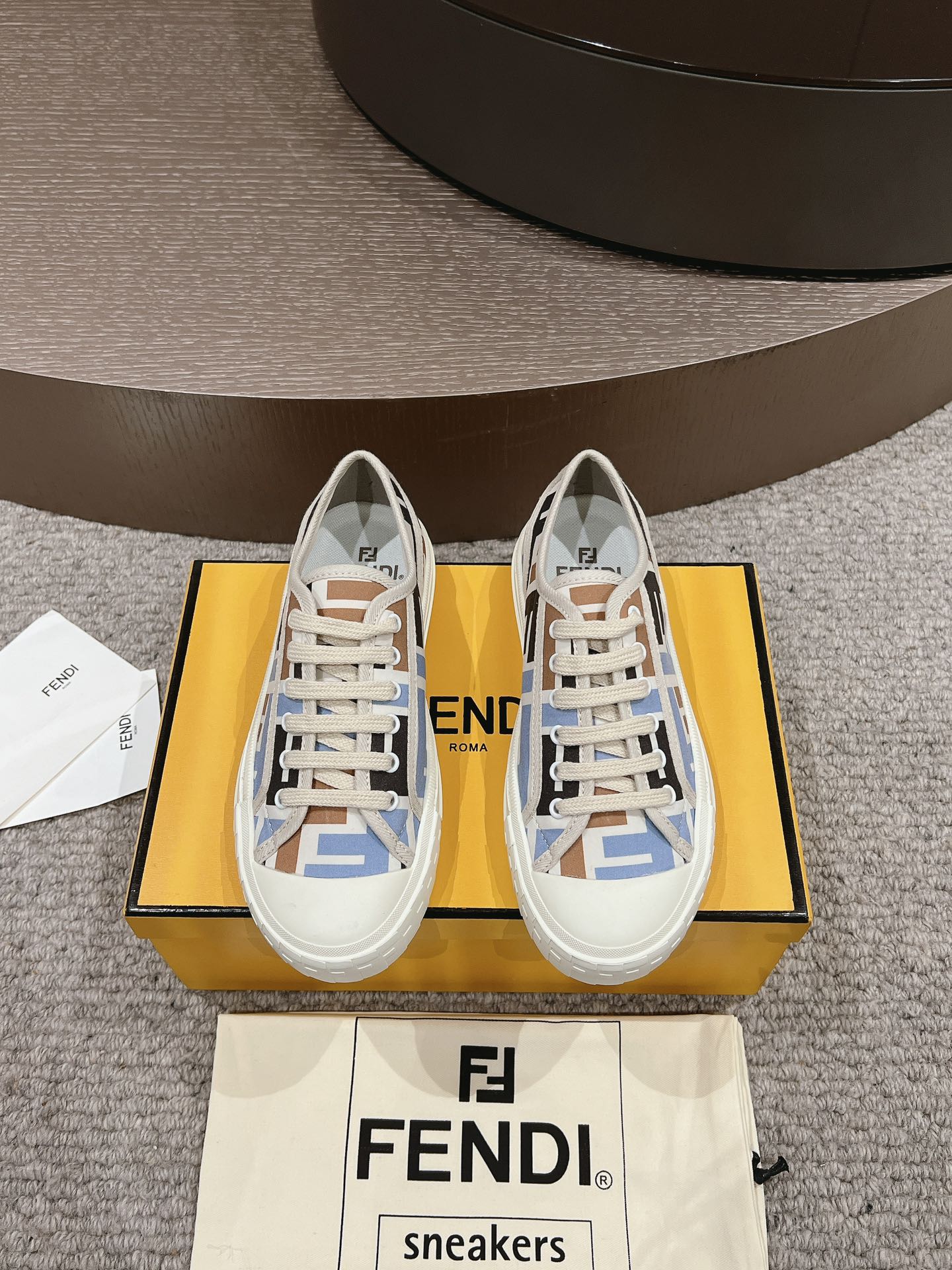 魅力的なスタイル fendi ソックススニーカーコピー 軽量 カジュアルシューズ 通気性いい ブルー_3