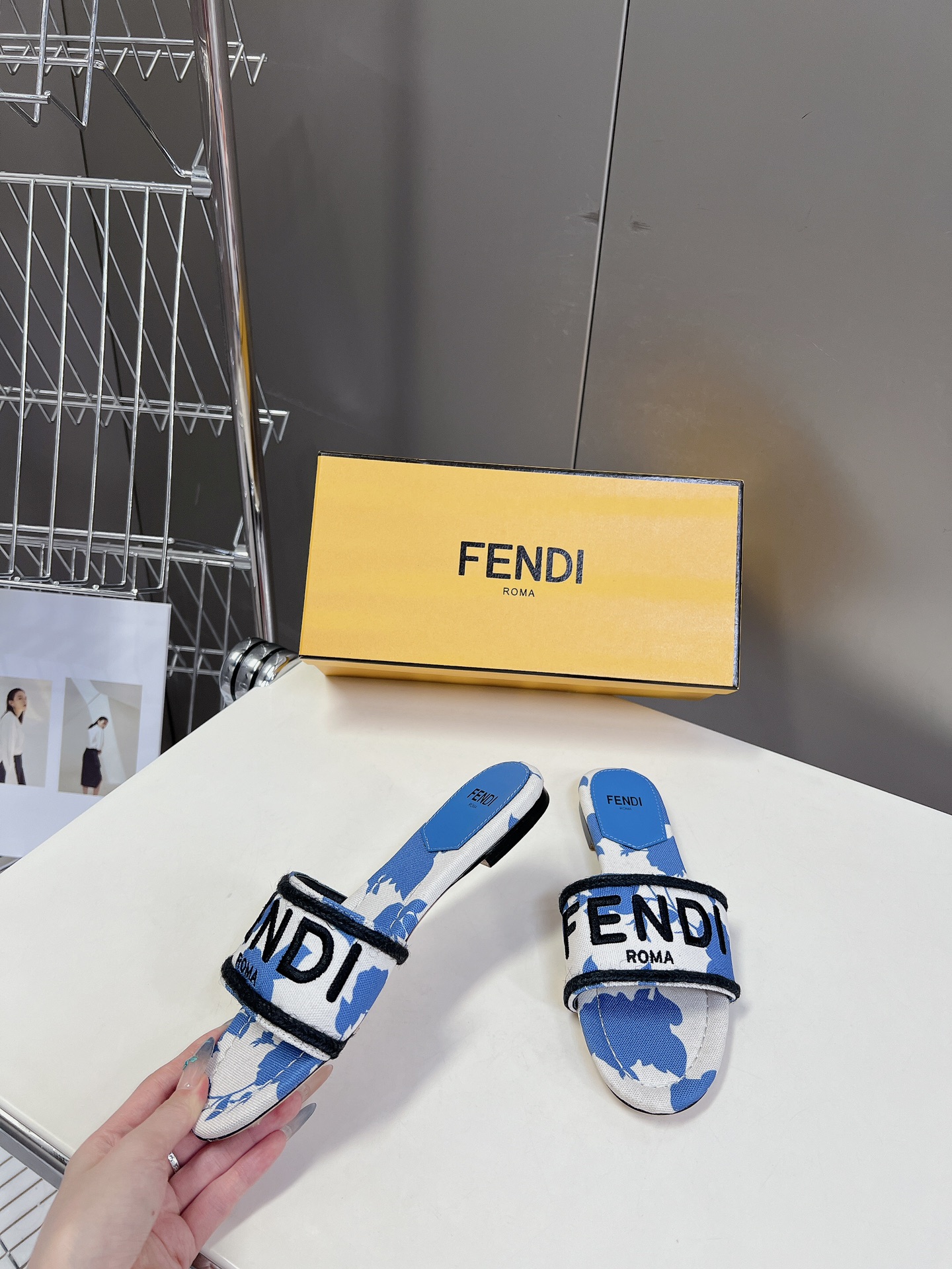 FENDIサンダル ヌーディーＮ級品 サンダル スリッパ 女性 花柄 おしゃれ イタリア革 ブルー_3