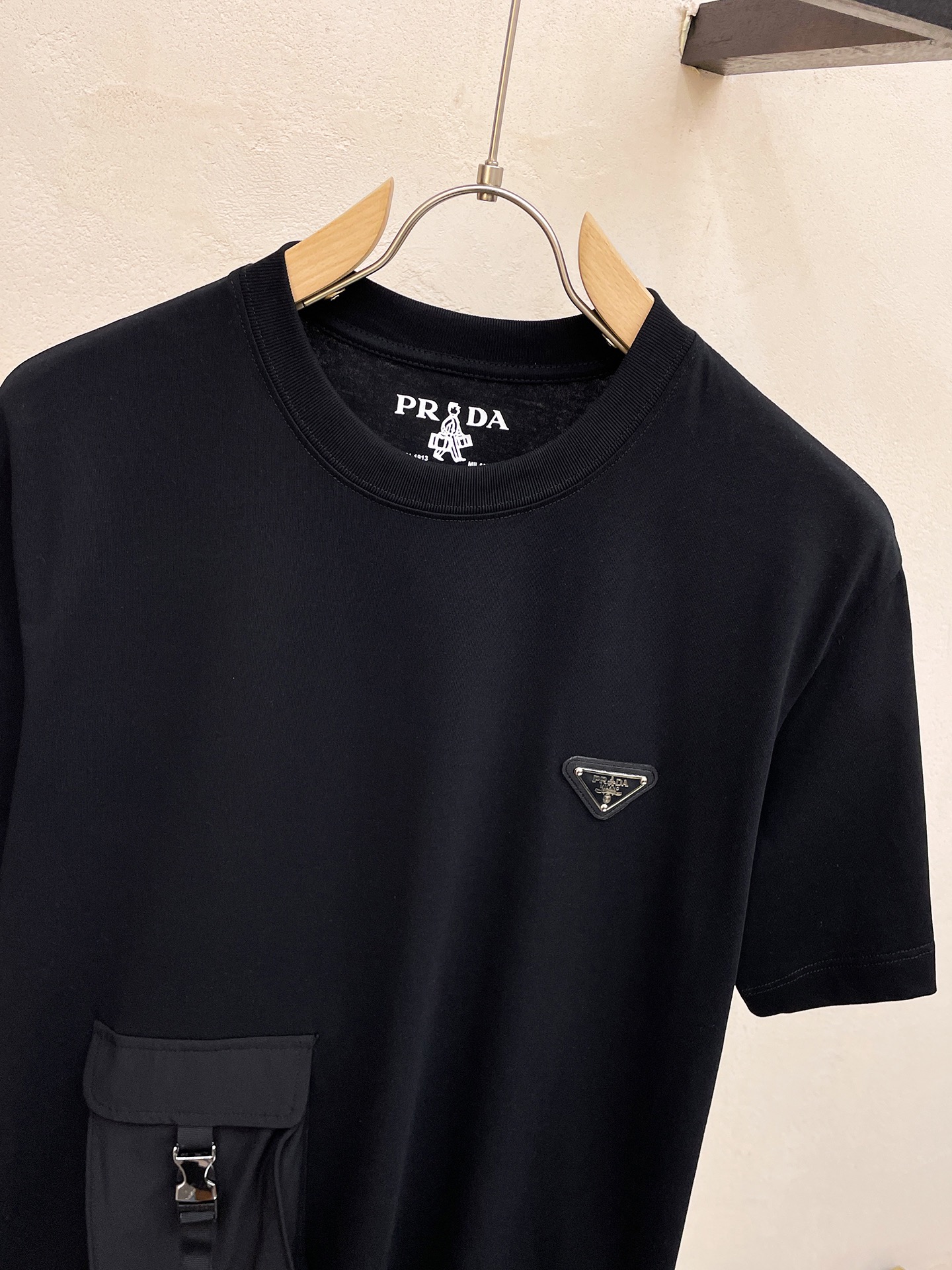 人気新品 prada ティー シャツスーパーコピー Tシャツ トップス 純綿 半袖 柔らかい ブラック_2