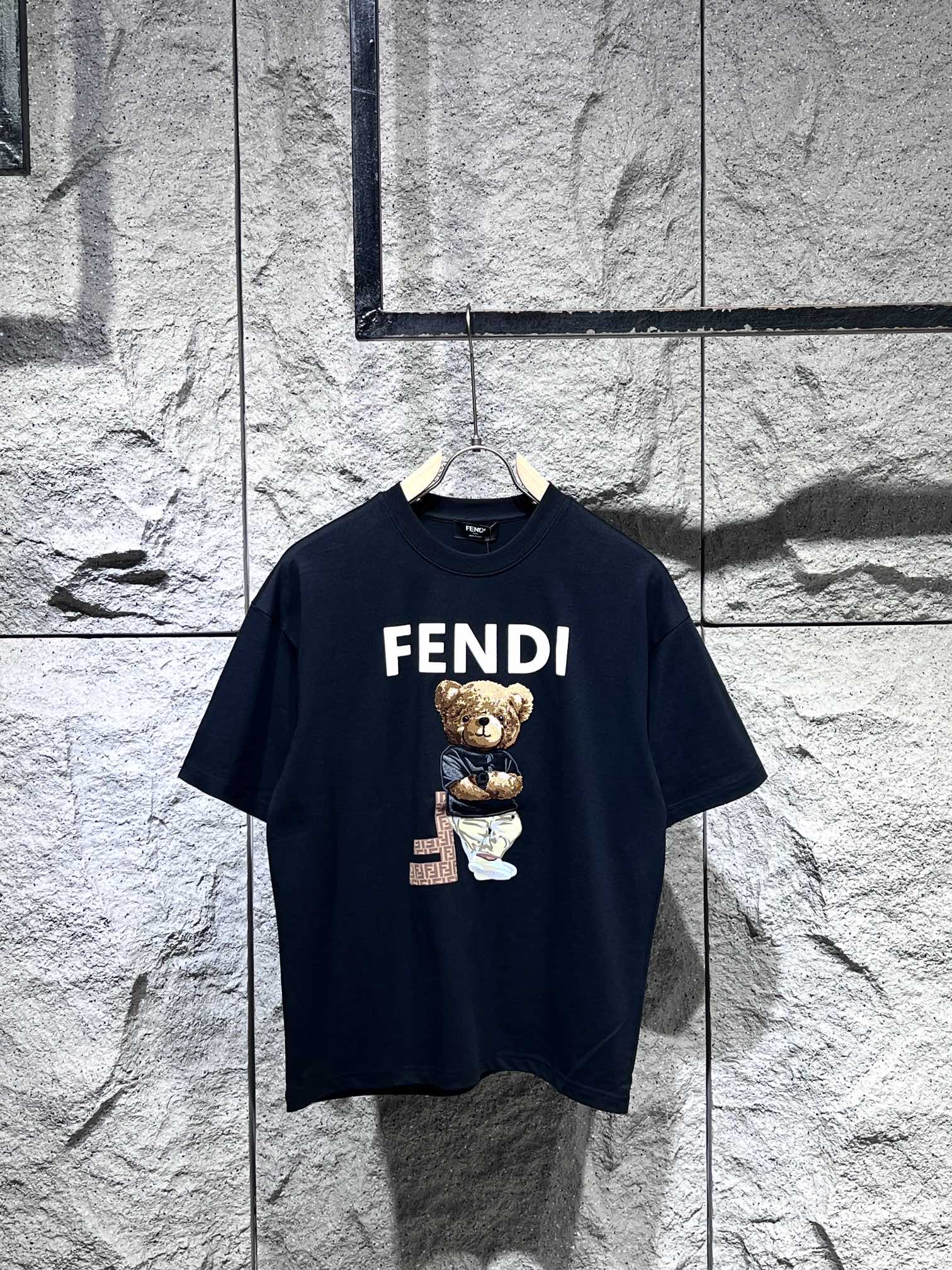 fendi t シャツ レディーススーパーコピー 半袖 トップス 純綿 熊プリント 人気商品 可愛い ブラック_1