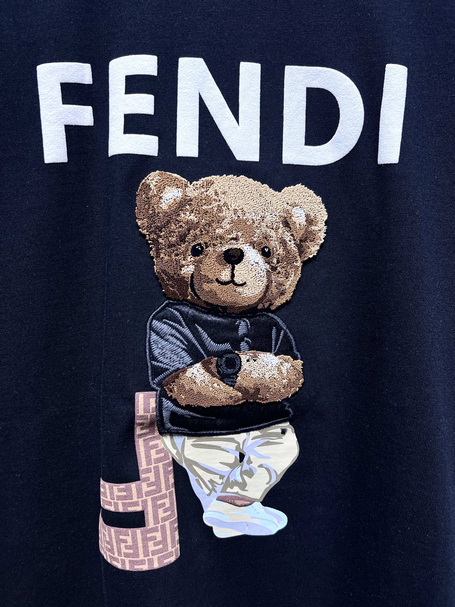 fendi t シャツ レディーススーパーコピー 半袖 トップス 純綿 熊プリント 人気商品 可愛い ブラック_3