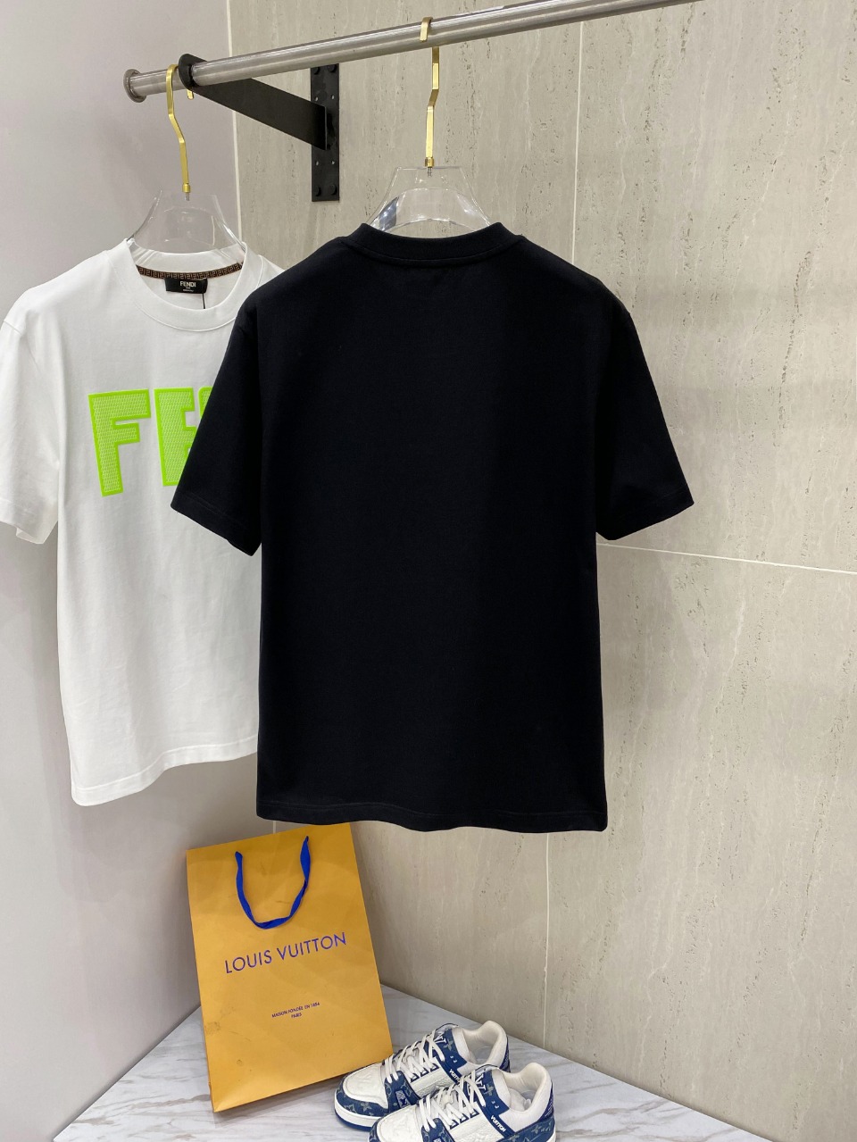 春夏新品 fendi t シャツ キッズ偽物 半袖 トップス 純綿 ロゴプリント ファッション 男女兼用 大人気 ブラック_2