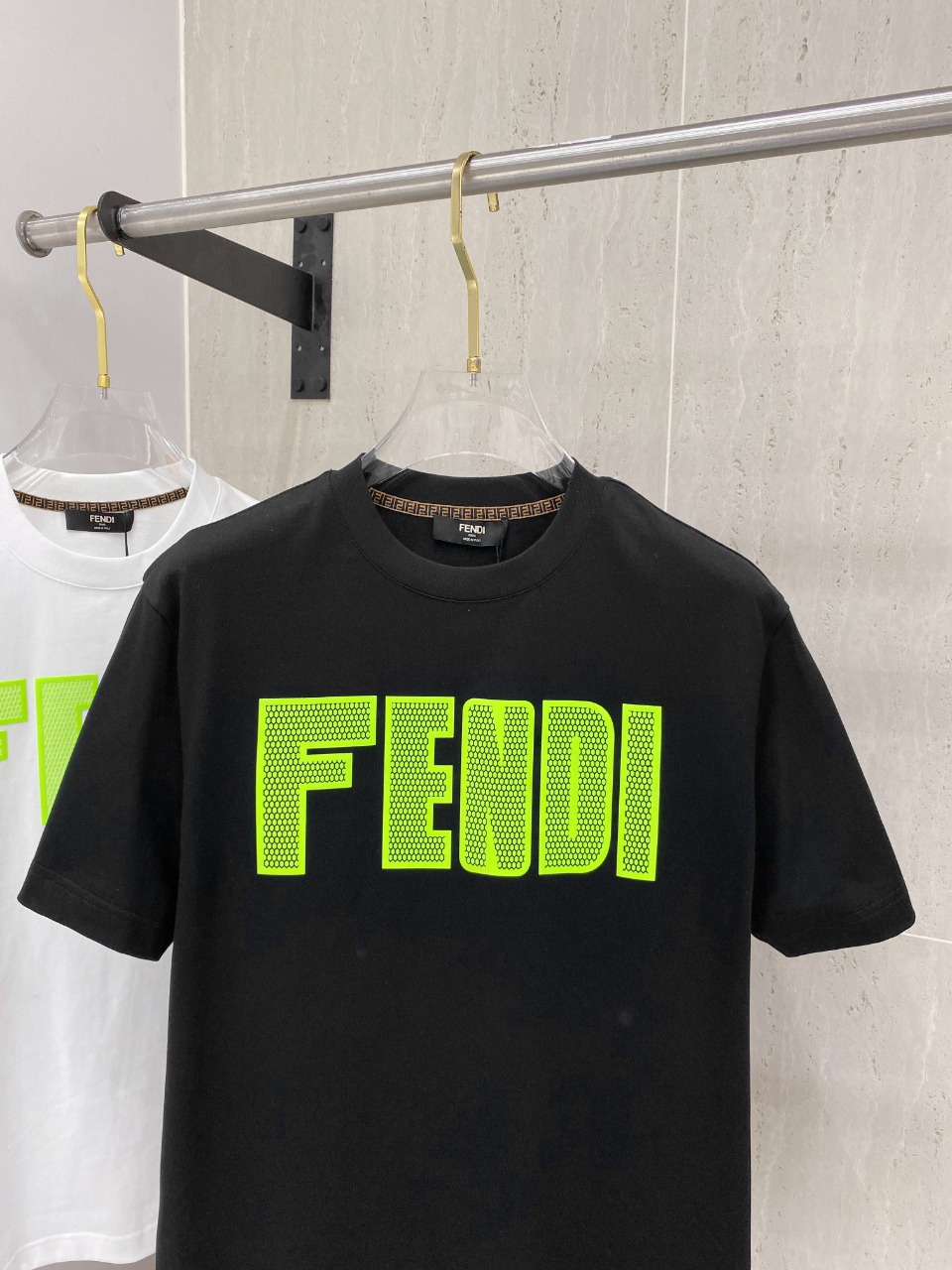 春夏新品 fendi t シャツ キッズ偽物 半袖 トップス 純綿 ロゴプリント ファッション 男女兼用 大人気 ブラック_3