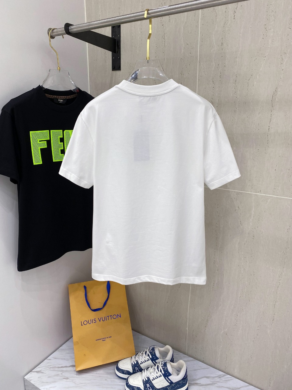 春夏新品 fendi t シャツ クマコピー 半袖 トップス 純綿 ロゴプリント ファッション 男女兼用 大人気 ホワイト_2