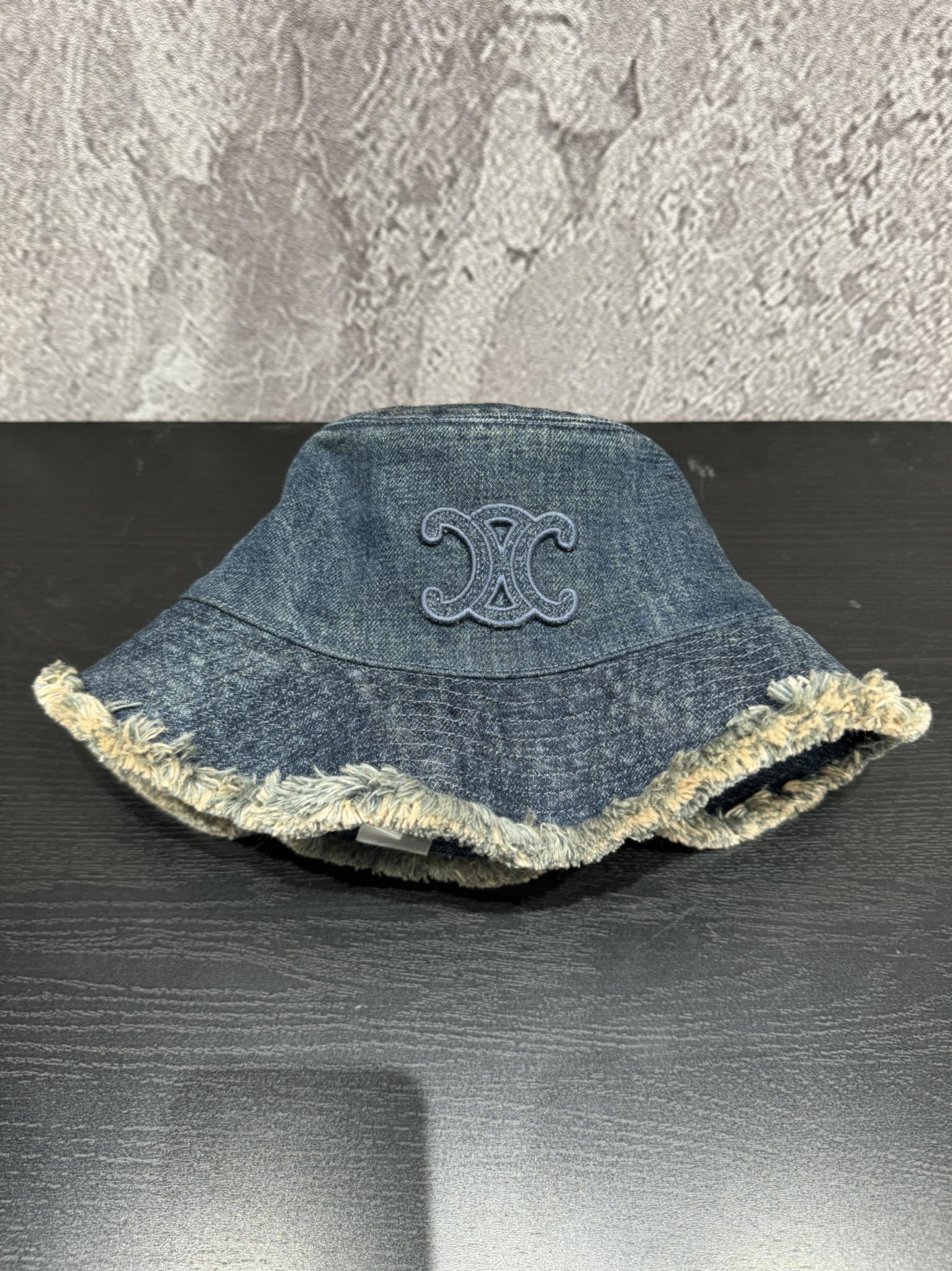 超激安 セリーヌキャップ偽物 デニム素材 帽子 日焼け止め ロゴ刺繍 ファッション 大人気 ブルー_6