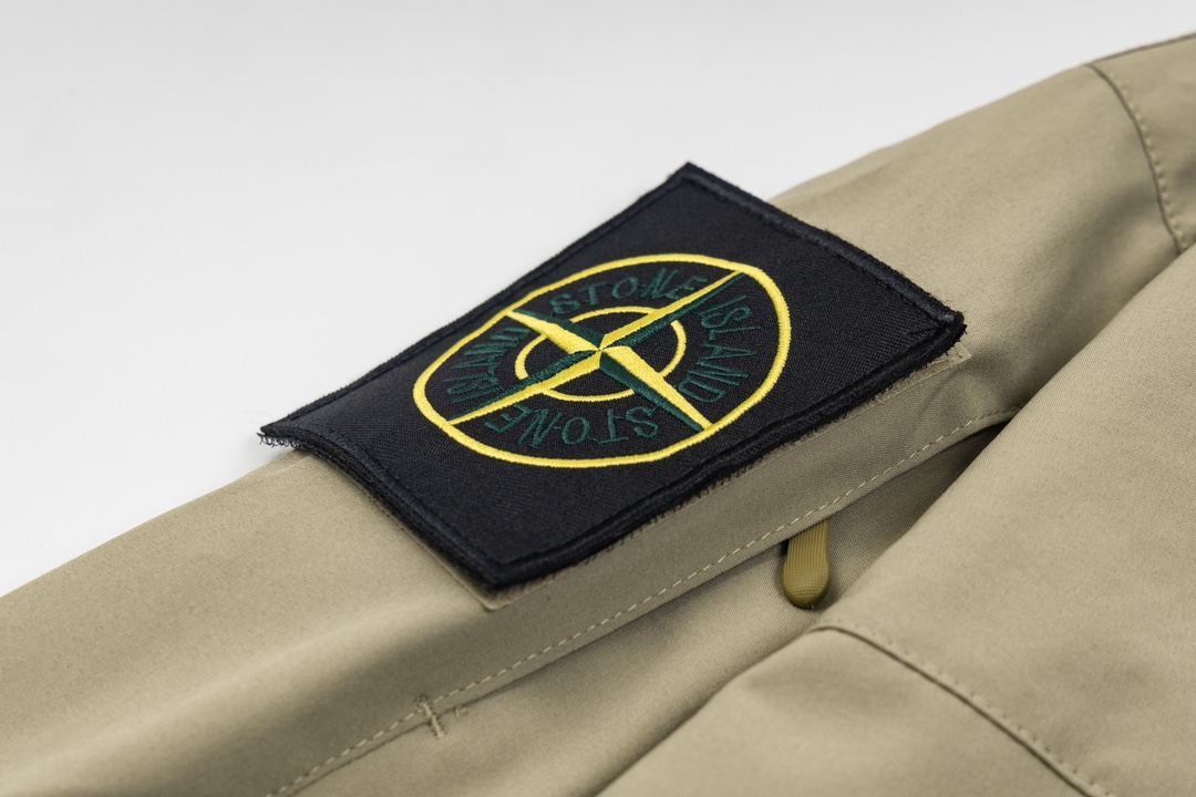 stone island シャツ ジャケット偽物 ジャケット トップス フード付き ハードシェルジャケット グレイ_5