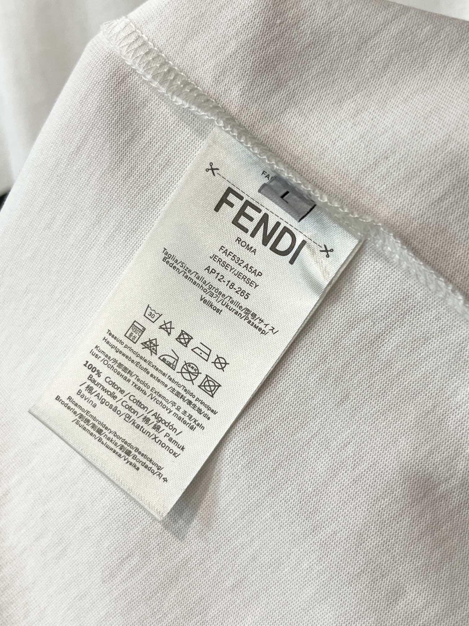 最新の2024年 fendi t シャツ ロゴコピー 純綿 トップス 短袖 ロゴプリント 特別 ホワイト_5