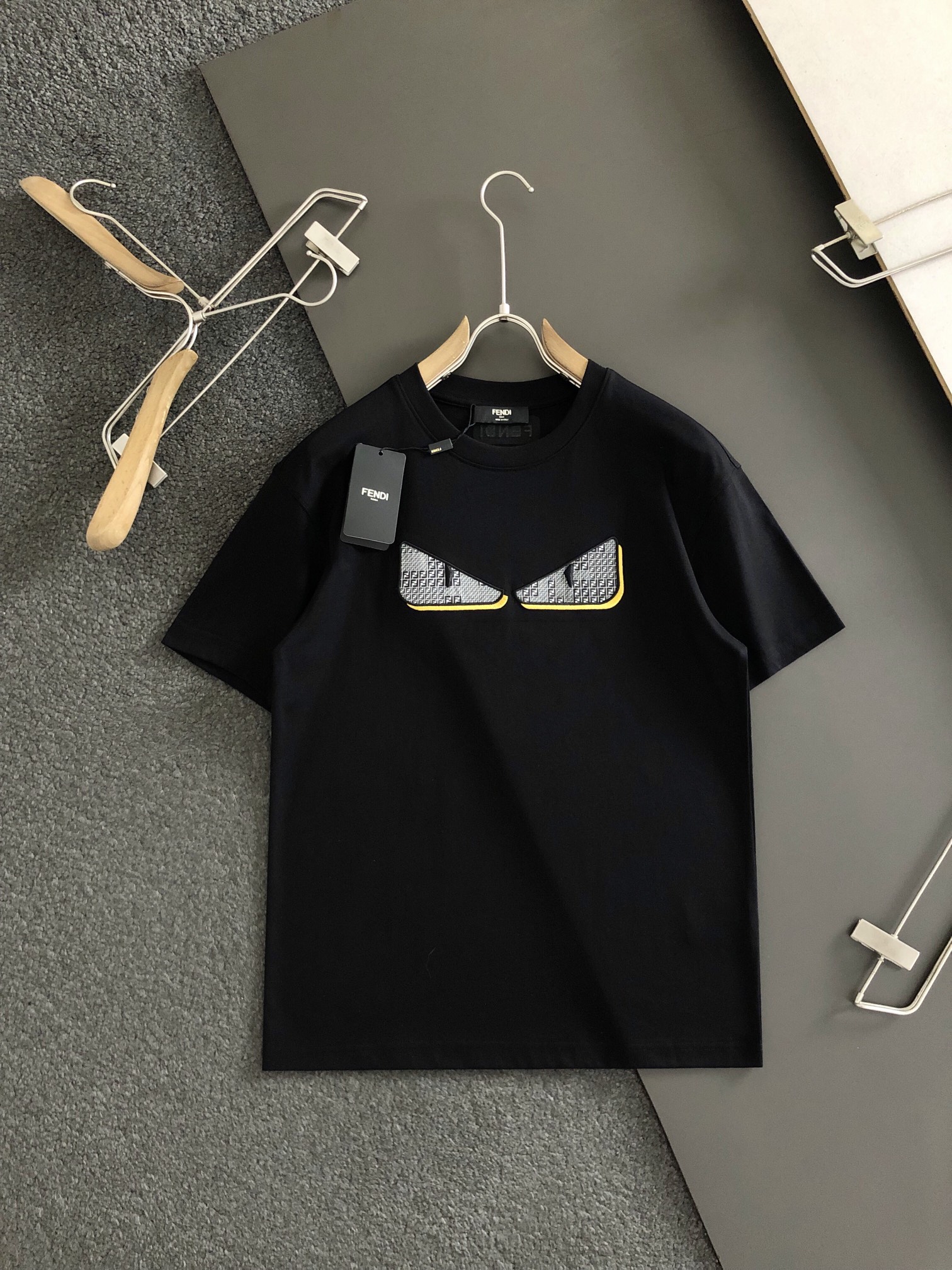 fendi シャツ 半袖スーパーコピー 純綿 トップス Tシャツ プリント 柔らかい セール開催中 ブラック_2