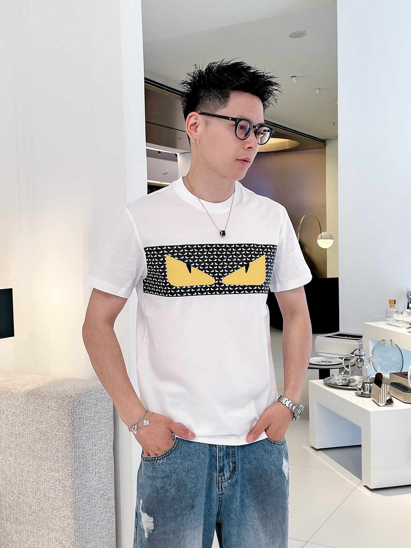 個性的 fendi ハイネック t シャツ偽物 純綿 トップス 品質保証 プリント 柔らかい 男女兼用 ホワイト_3