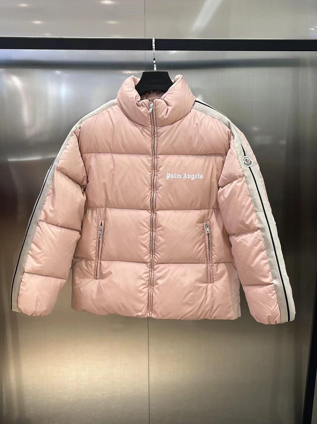 モンクレール ダウン ヨーロッパ偽物 もこもこ アウターMoncler x Palm Angelsコラボ ジャケット トップス ピンク_3