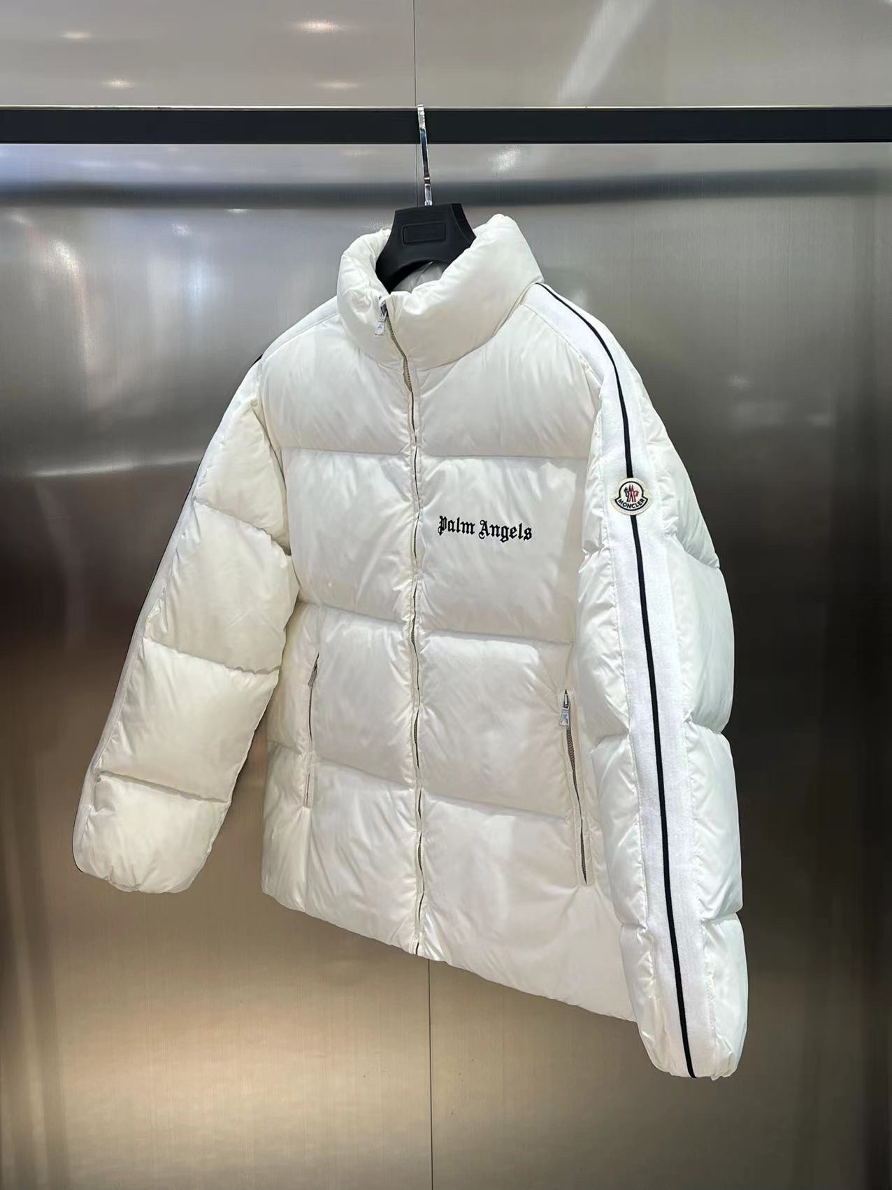 モンクレール ラメ ダウンコピー もこもこ アウターMoncler x Palm Angelsコラボ ジャケット トップス ホワイト_3