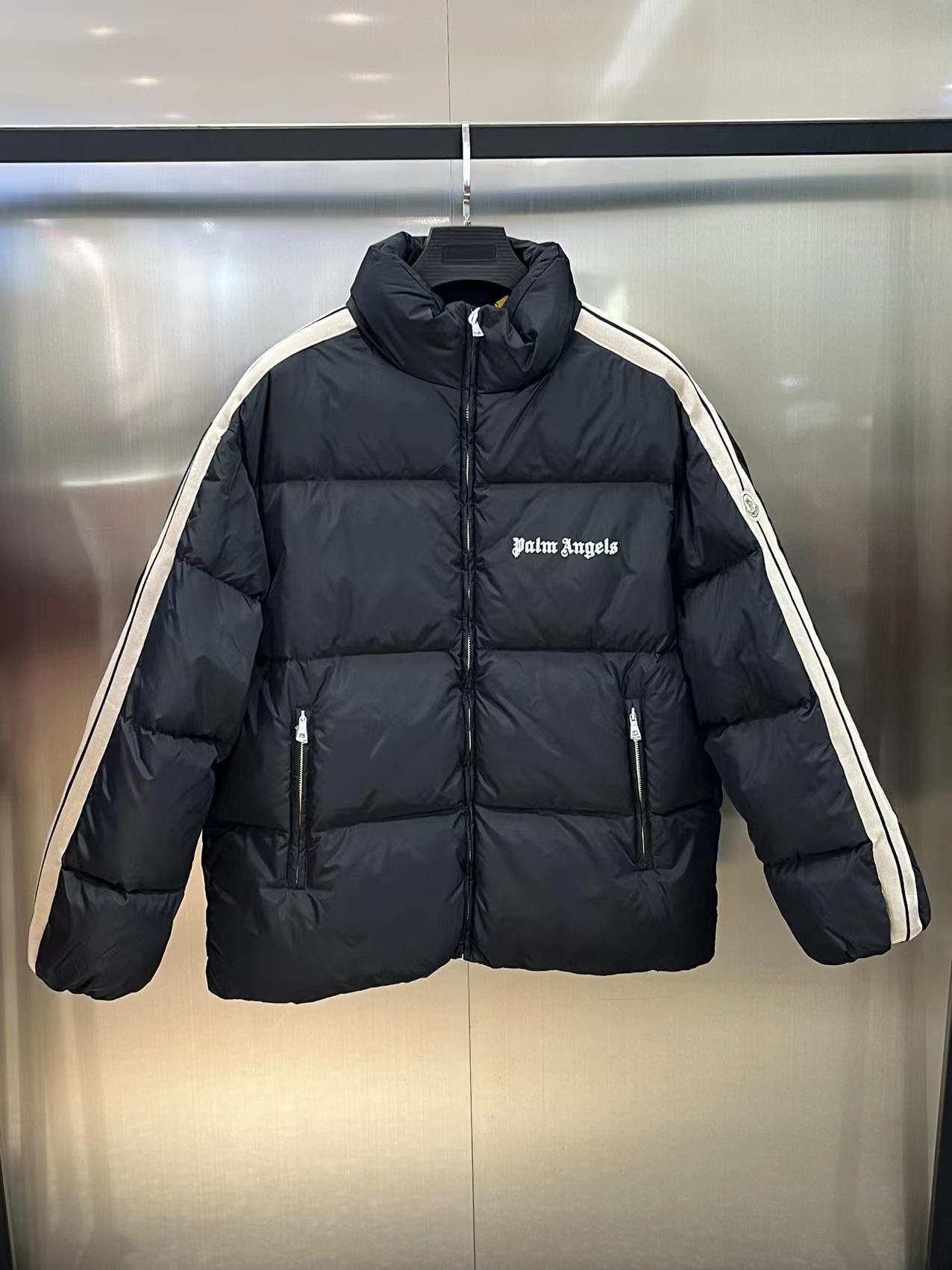 モンクレール ダウン リバーシブルスーパーコピー もこもこ アウターMoncler x Palm Angelsコラボ ジャケット トップス ブラック_1