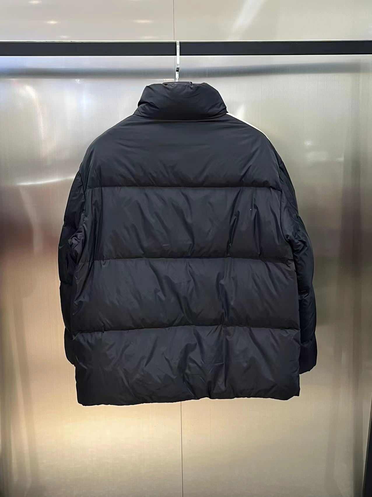 モンクレール ダウン リバーシブルスーパーコピー もこもこ アウターMoncler x Palm Angelsコラボ ジャケット トップス ブラック_2