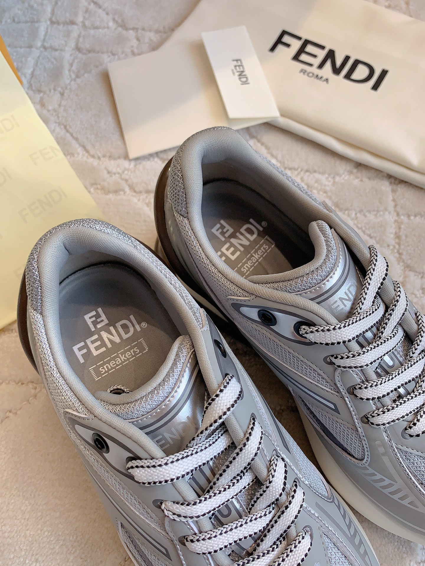 レディース fendi スニーカースーパーコピー 柔軟 運動 カジュアル スポーツシューズ 厚底 男女兼用 グレイ_6