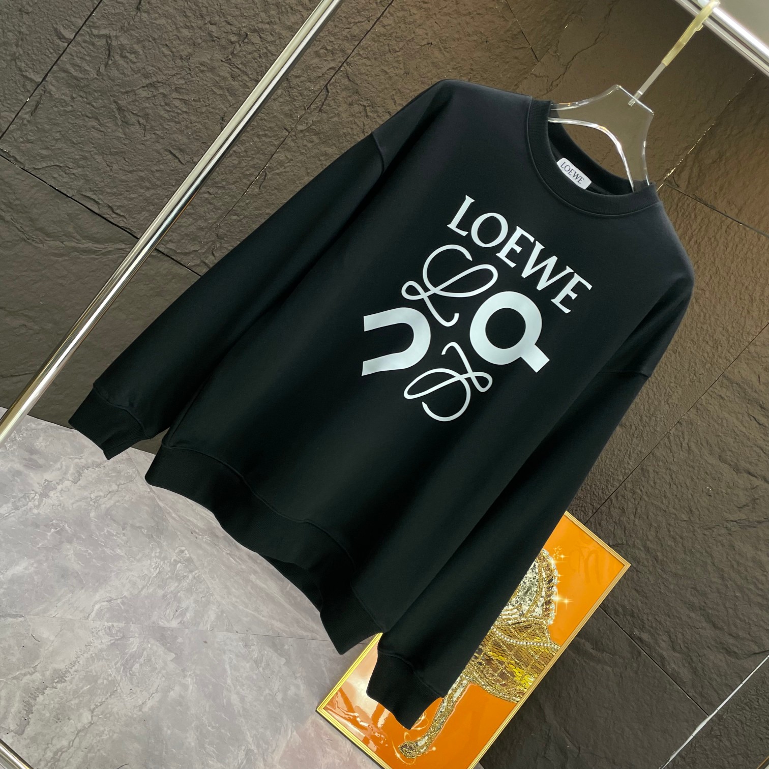 loewe ジブリ パーカーコピー 柔らかい トップス  長袖 純綿 ロゴ刺繍 シンプル 秋服 まるくび 吸汗 ブラック_2