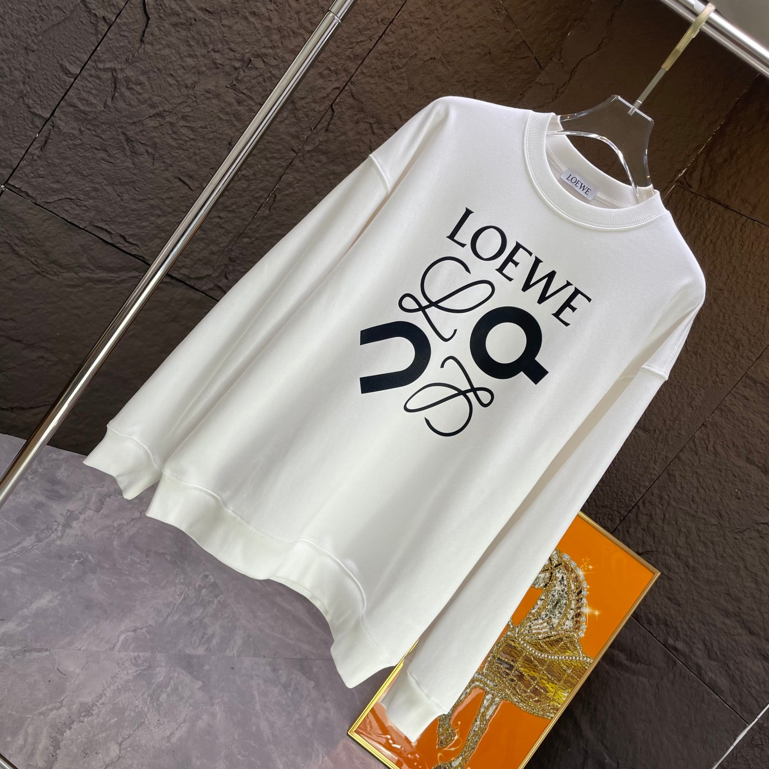 loewe トトロ パーカースーパーコピー 柔らかい トップス  長袖 純綿 ロゴ刺繍 シンプル 秋服 まるくび 吸汗 ホワイト_2