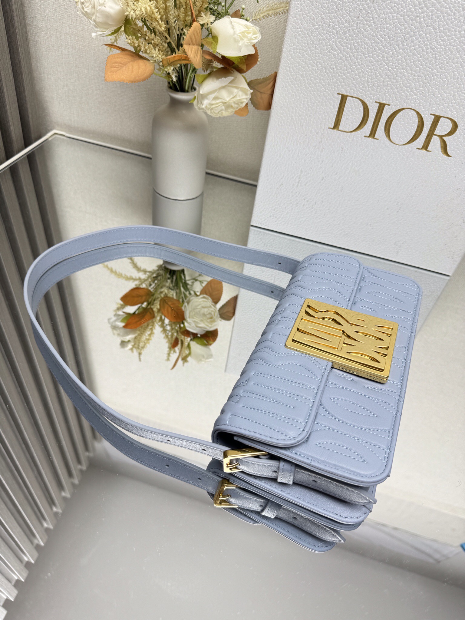 目を引く存在感 dior バッグコピー 肩掛けバッグ 収納便利 レディース シンプル 調整可 8811 ブルー_6