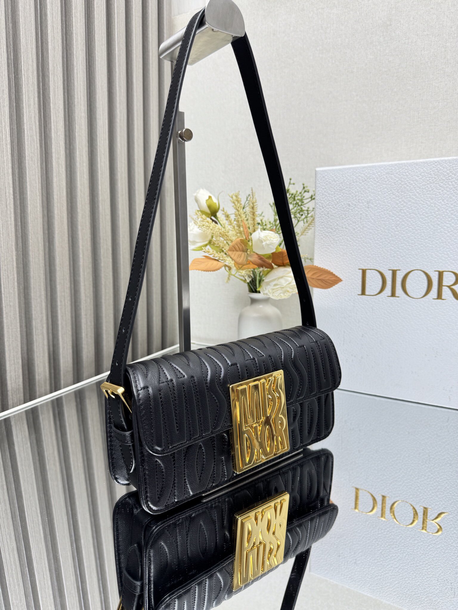 今季のおすすめ dior ショルダー バッグ激安通販 肩掛けバッグ 収納便利 レディース シンプル 調整可 8811 ブラック_3