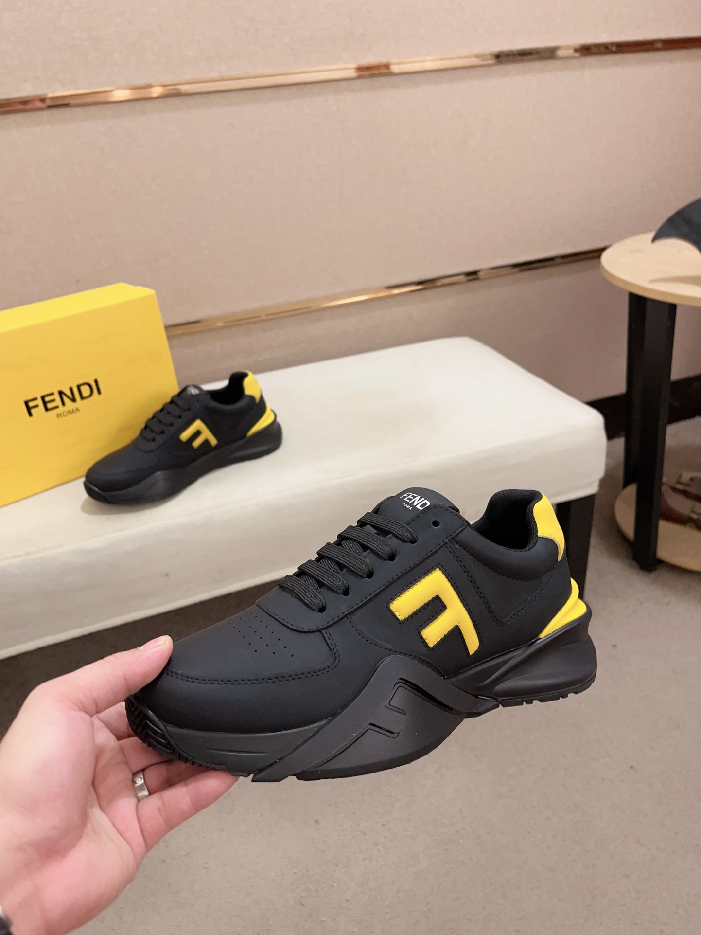 fendi ソックススニーカースーパーコピー 男性 カジュアル シューズ ゴム底 ランニング ブラック_3