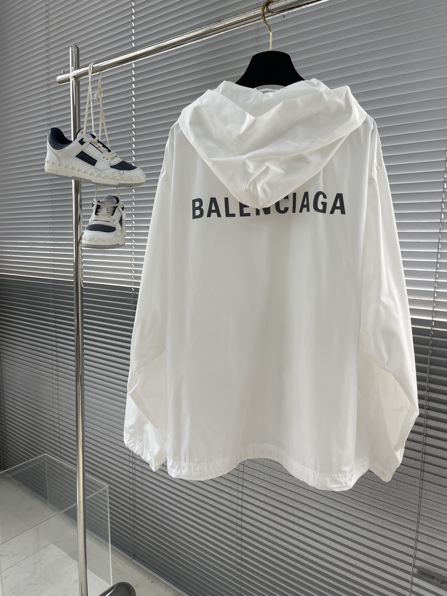 balenciaga シャツジャケットスーパーコピー トップス アウター 軽量 日焼け止め フード付き ホワイト_2