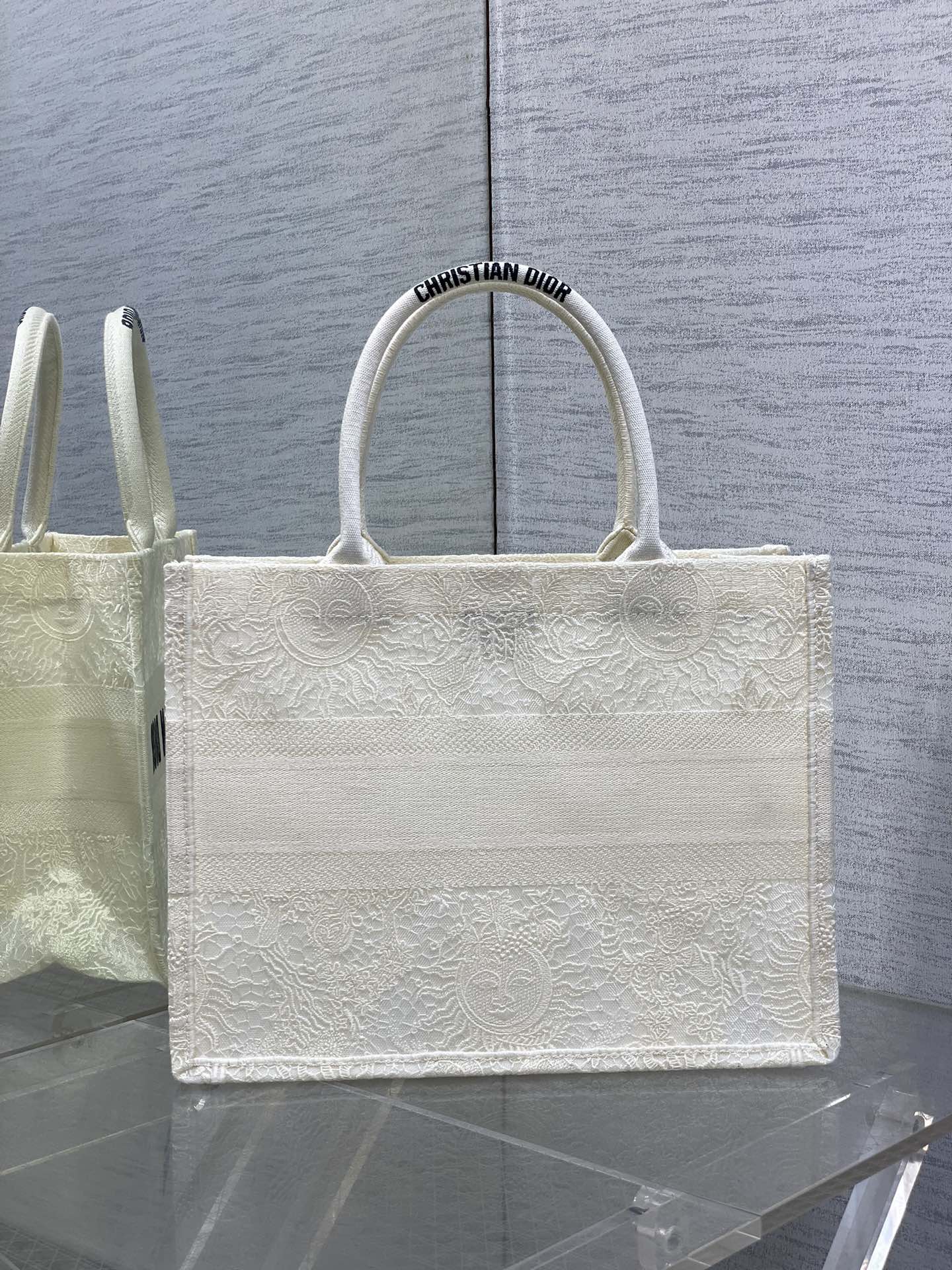 dior メッセンジャー バッグ偽物 優雅 ロゴ刺繍 ハンドバッグ トート 大容量 ホワイト_3