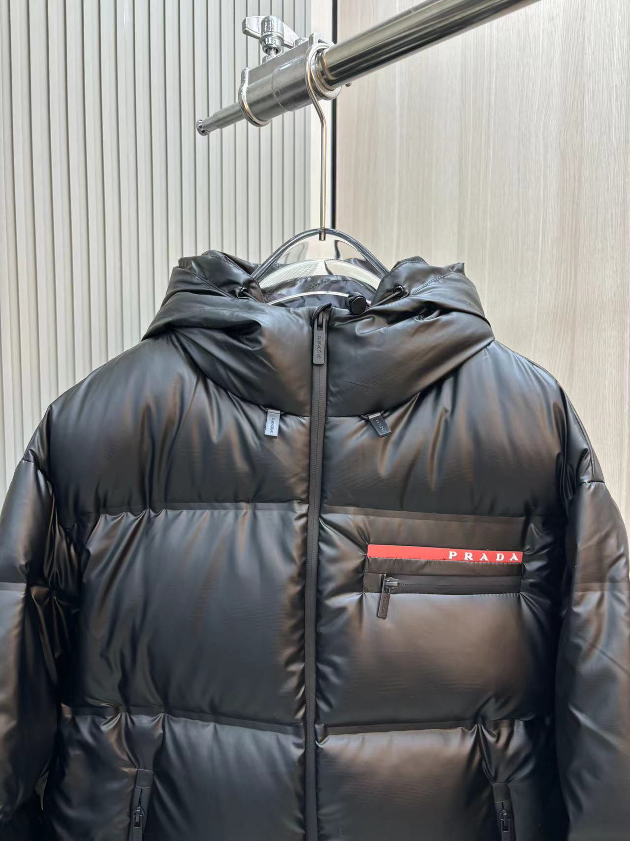 冬新品 prada ダウン 白スーパーコピー 暖かい 保温 ジャケット アウター トップス 品質保証 ブラック_4