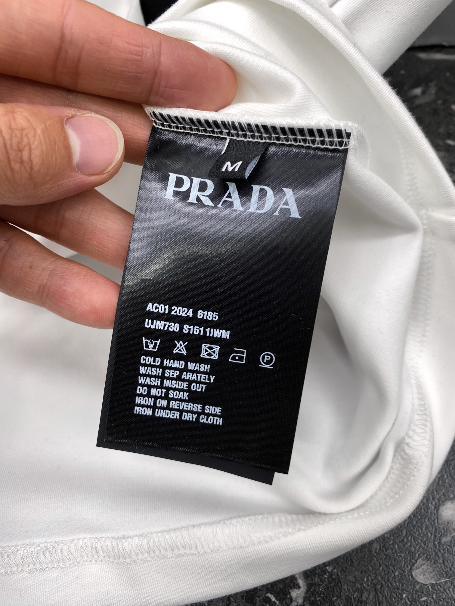 今季のおすすめ prada t シャツ偽物 トップス 純綿 長袖 シンプル プリント ホワイト_10