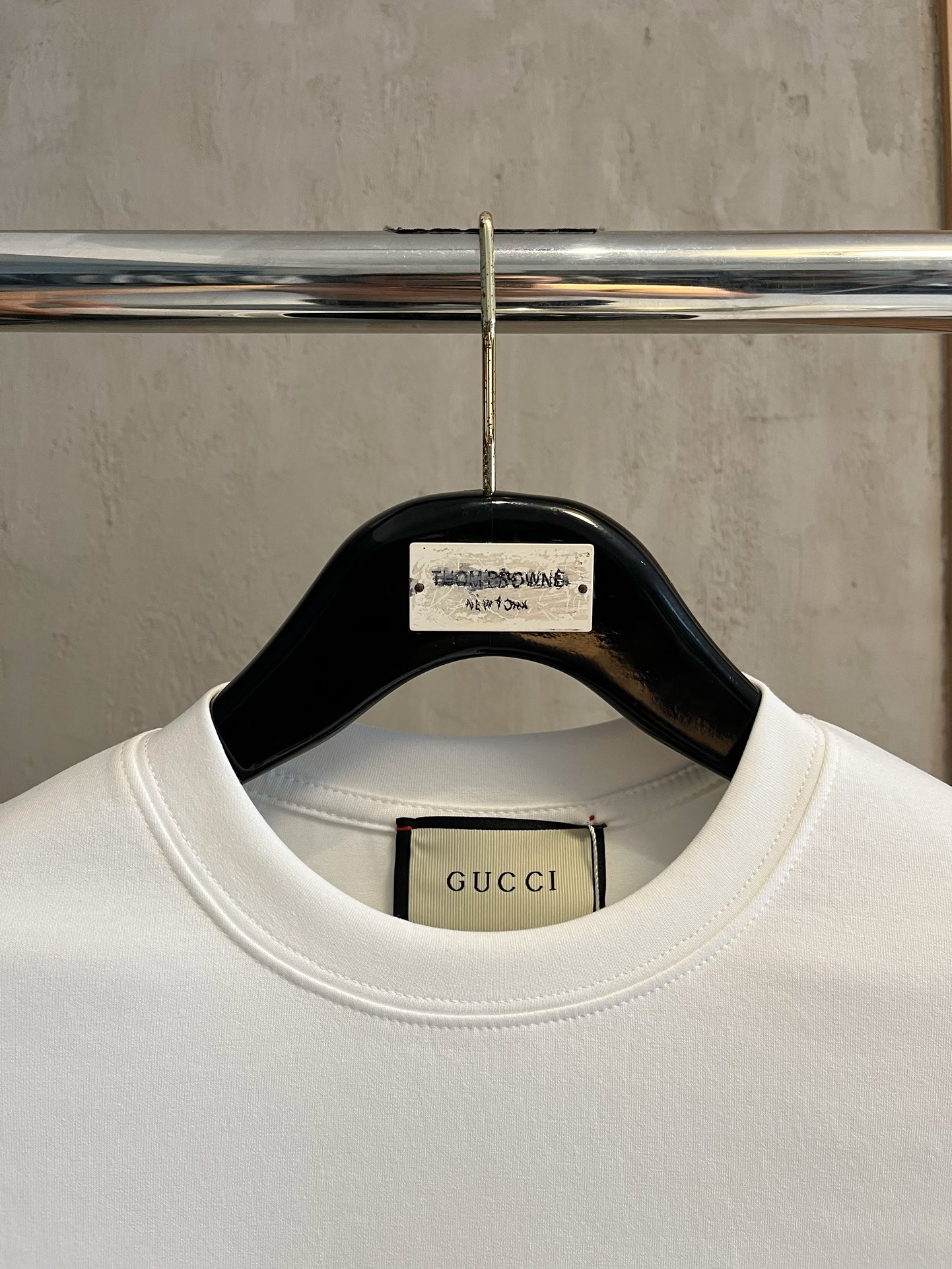 お買い得品 gucci t シャツ 値段コピー 純綿 トップス 長袖 高品質 ロゴプリント ホワイト_2