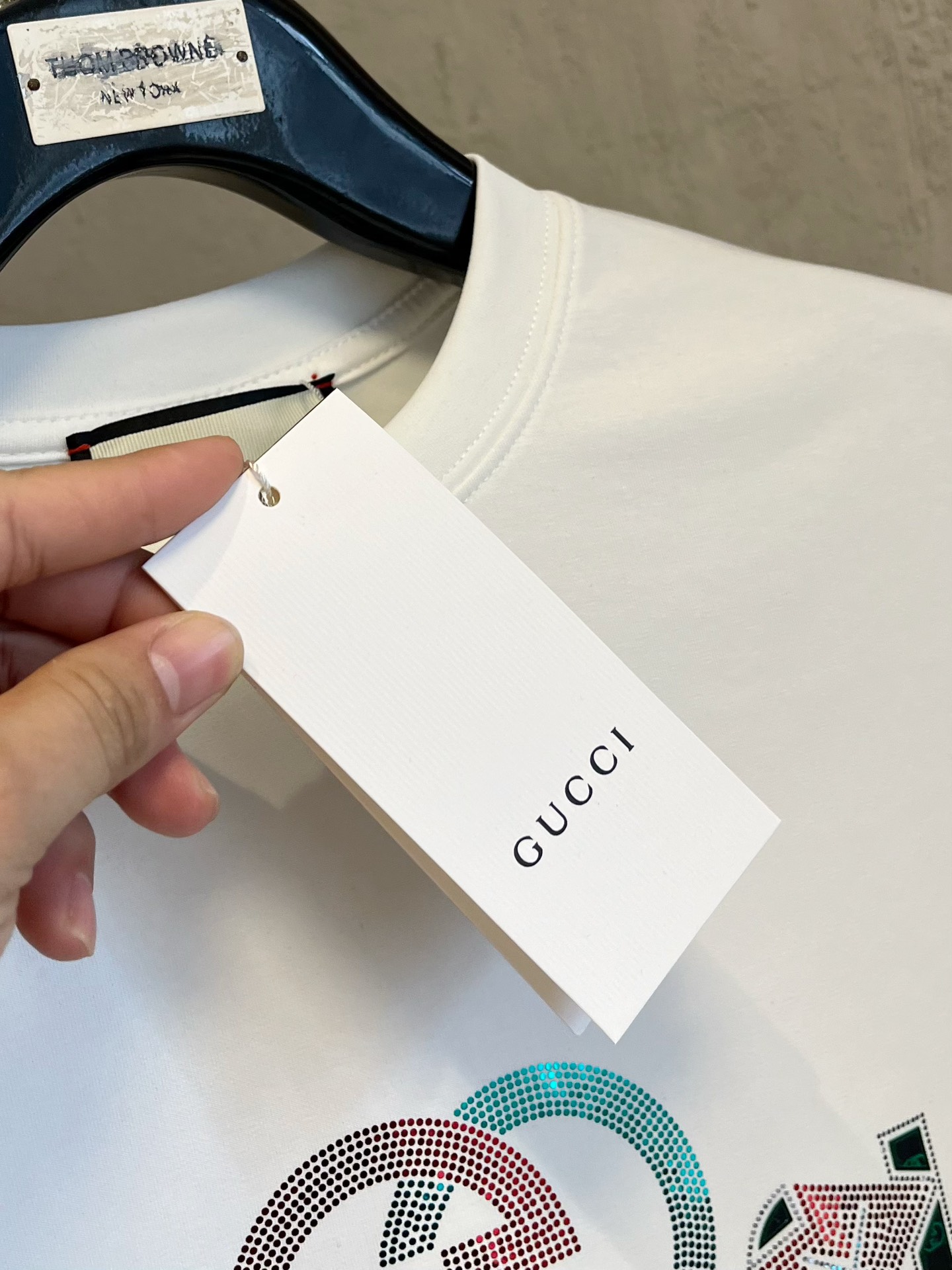 お買い得品 gucci t シャツ 値段コピー 純綿 トップス 長袖 高品質 ロゴプリント ホワイト_5