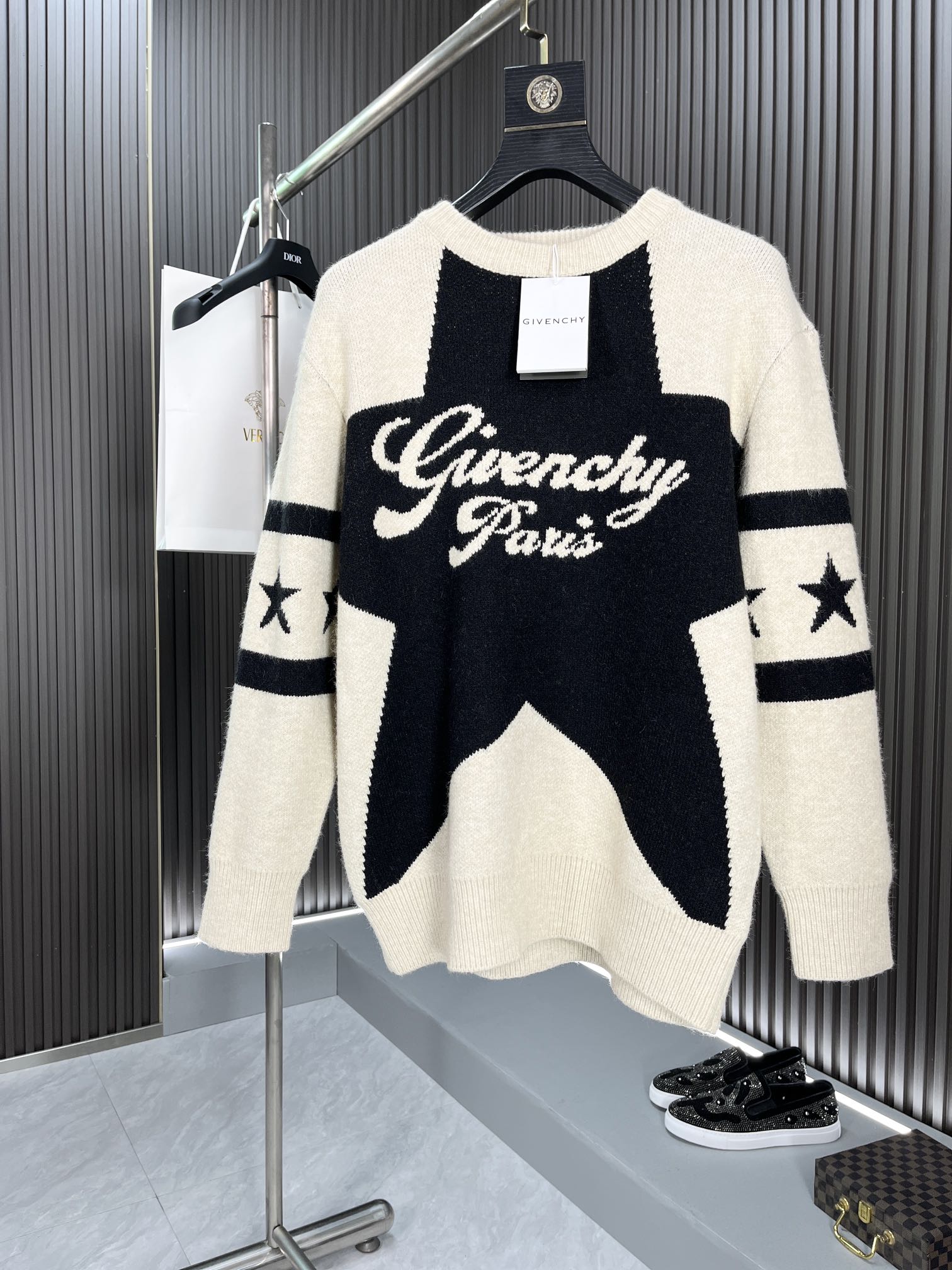 可愛い givenchy セーターコピー トップス ゆったり ニット暖かい 柔軟 プリント 柔らかい ホワイト_1