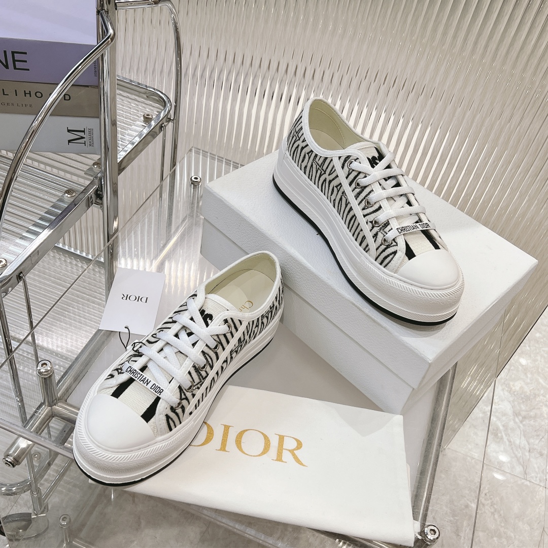 期間限定品 dior スニーカー メンズコピー シューズ 日常 カンバス あるきやすい 痛くない シンプル ホワイト_1