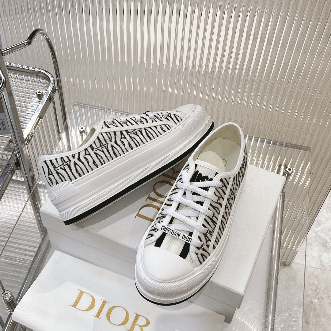 期間限定品 dior スニーカー メンズコピー シューズ 日常 カンバス あるきやすい 痛くない シンプル ホワイト_3