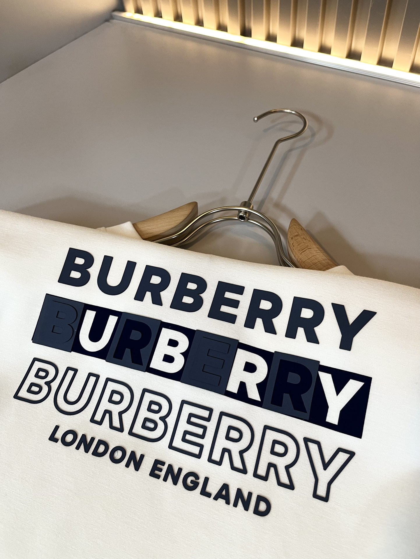 人気新品 burberry 長袖 t シャツコピー トップス プリント 純綿 通気性いい メンズ ゆったり ホワイト_6